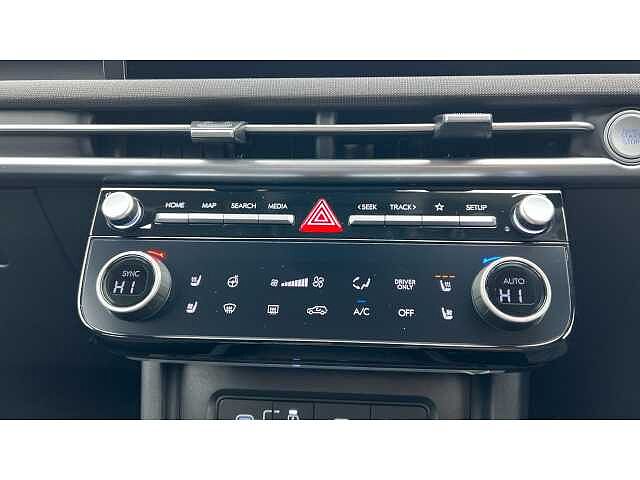 Hyundai TUCSON Tucson 1.6T Hybrid 215ps Ultimate AU Atlas White