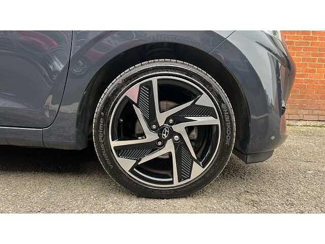 Hyundai i10 I10 1.2 [79] Premium 5dr Auto [Nav]