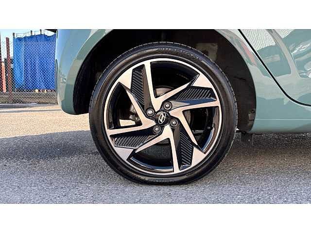 Hyundai i10 I10 1.2 [79] Premium 5dr Auto [Nav]