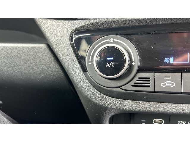 Hyundai i10 I10 1.2 [79] Premium 5dr Auto [Nav]