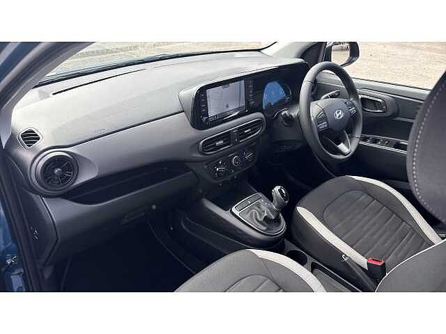 Hyundai i10 i10 5Dr HAT 1.0 MPi 63ps Advance NAV AU