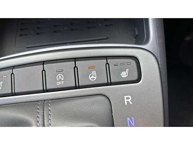 Hyundai i10 i10 5Dr HAT 1.2 MPi 79ps Premium NAV AU