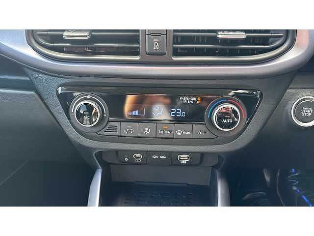 Hyundai i10 i10 5Dr HAT 1.2 MPi 79ps Premium NAV AU