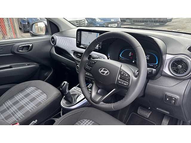 Hyundai i10 i10 5Dr HAT 1.2 MPi 79ps Premium NAV AU