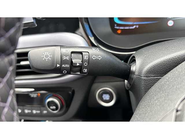Hyundai i10 i10 5Dr HAT 1.2 MPi 79ps Premium NAV AU