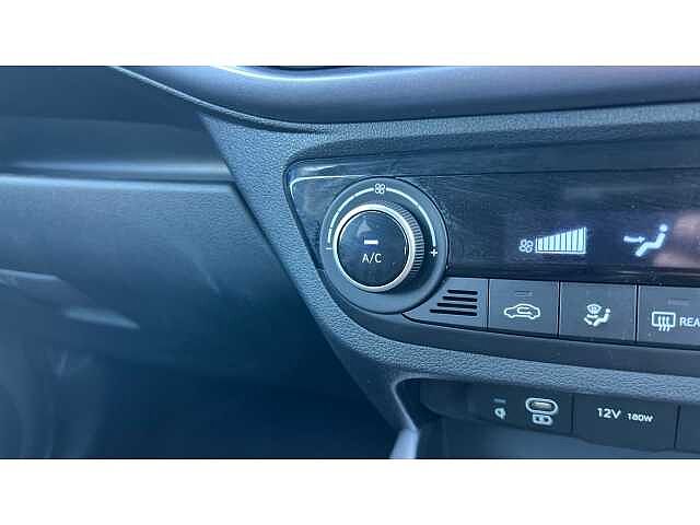 Hyundai i10 I10 1.2 [79] Premium 5dr Auto [Nav]