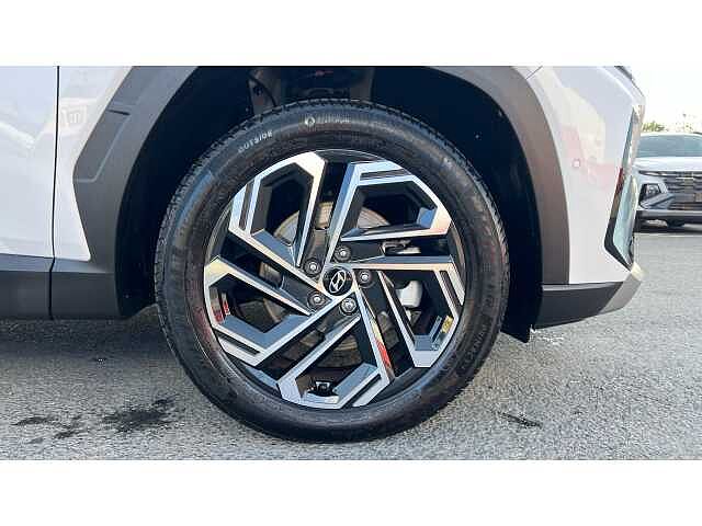 Hyundai TUCSON Tucson 1.6T Hybrid 239ps Ultimate AU White