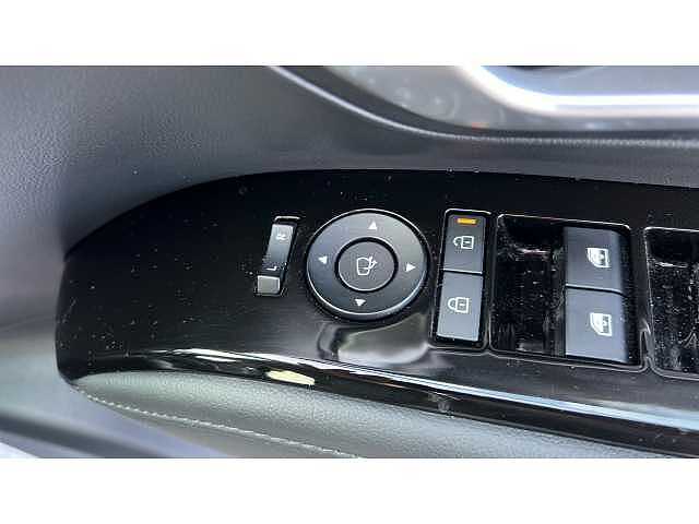 Hyundai TUCSON Tucson 1.6T Hybrid 239ps Ultimate AU White