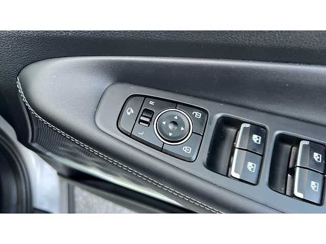 Hyundai SANTA FE SANTA FE 1.6 TGDi Plug-in Hybrid Ultimate 5dr 4WD Auto SILVER